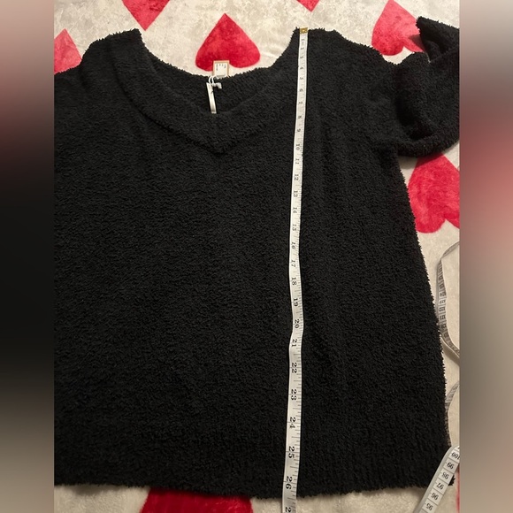 NWT HELLO NITE REVOLVE PLUSH V NECK SWEATER IN BLACK - Picture 5 of 13